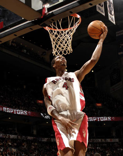 开云体育新闻-雄霸比赛场，球队夺得最终胜利