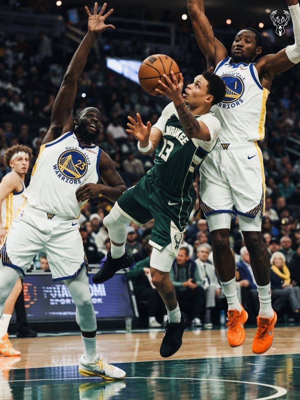 包含勇士雄鹿再战胜，字母哥献分带队夺胜的词条