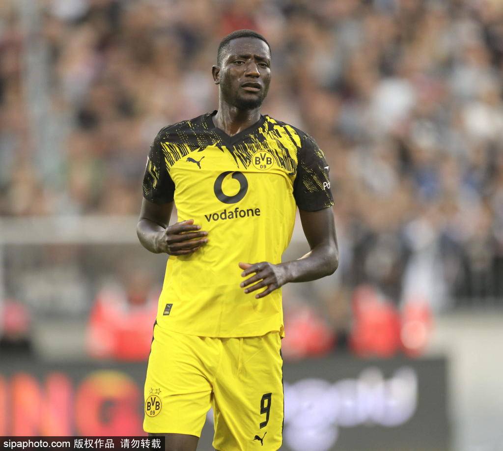 遭遇惨败后，多特蒙德展开调整和训练的简单介绍