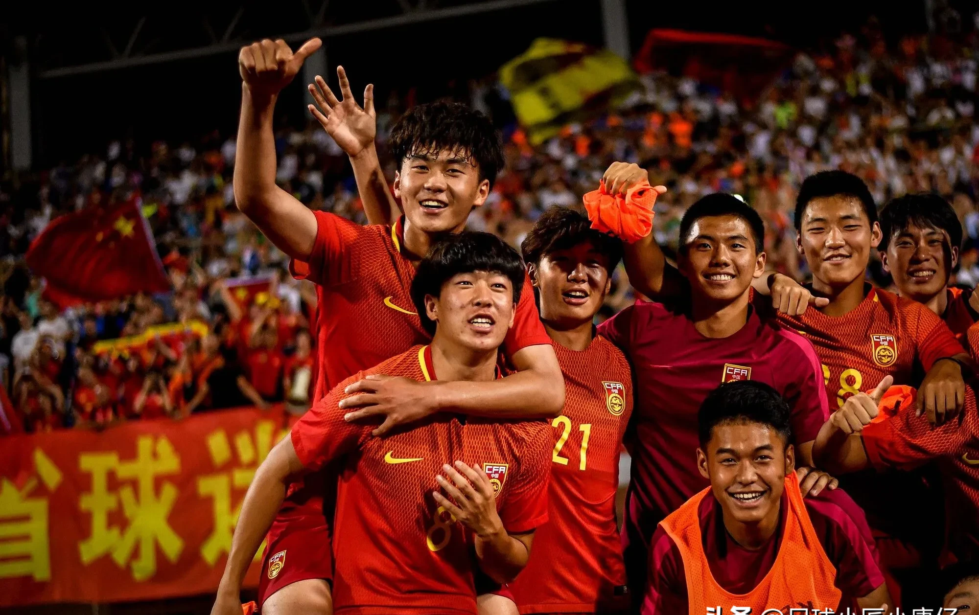 开云体育官方登录入口-包含中式足球联赛开赛大热，观众热情高涨的词条