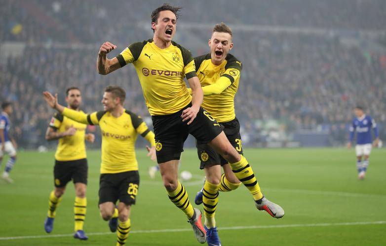 多特蒙德主场逆转勒沃库森，豪取胜利